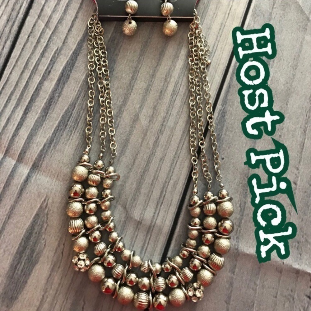 ✅3x Host Pick✅ Dystrict LA Necklace and Earring Set